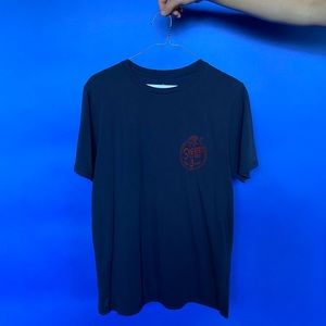 Black sperry short sleeve tee